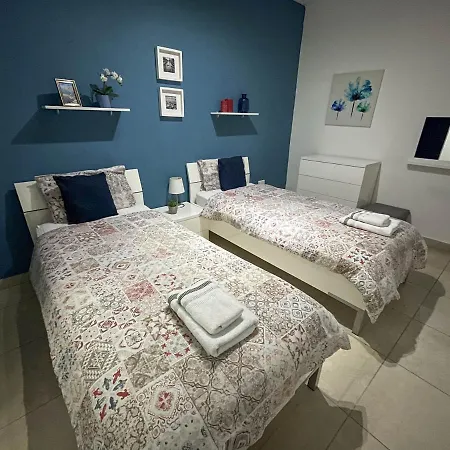 Fleur De Mai With Terrace-hosted By Sweetstay Apartment