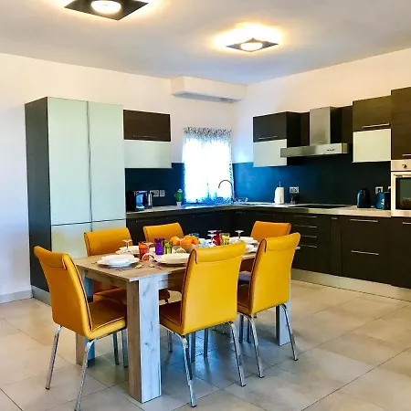 Fleur De Mai With Terrace-hosted By Sweetstay * Gzira