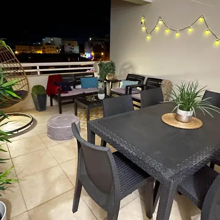 Fleur De Mai With Terrace-hosted By Sweetstay Apartment
